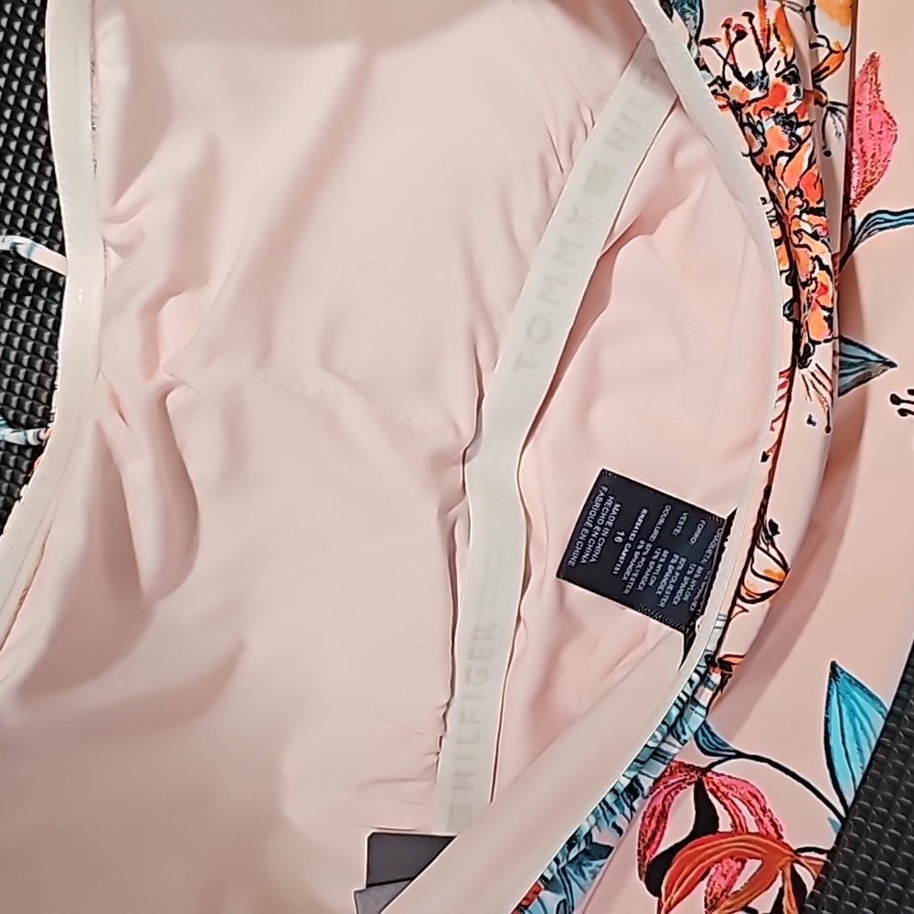 Tommy Hilfiger One-piece Floral Swimsuit - Picture 15 of 16